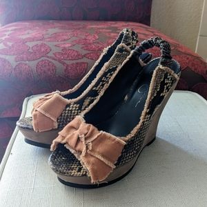 Jessica Simpson, size 6